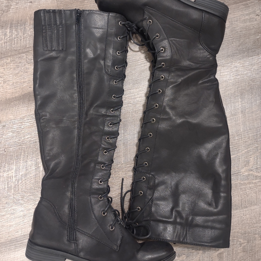 Shoedazzle JELISSA black leather lace up boots size 10 US